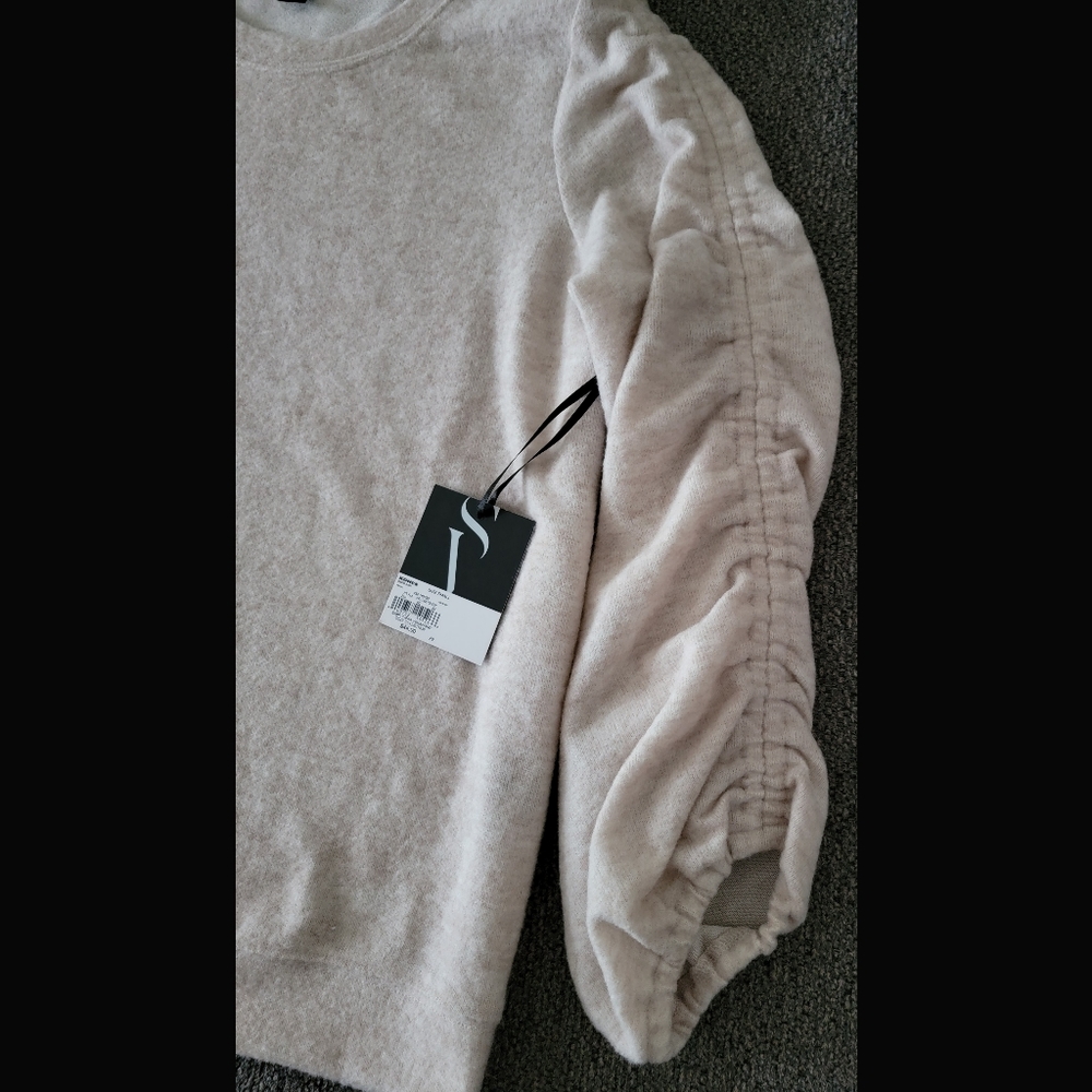 BNWT Simply Vera Vera Wang Women's Size S Soft Cream Scrunched Sleeve Sweater - Picture 2 of 6